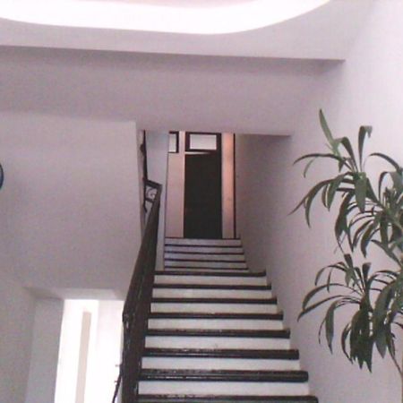 White Guest House Batoemi Buitenkant foto