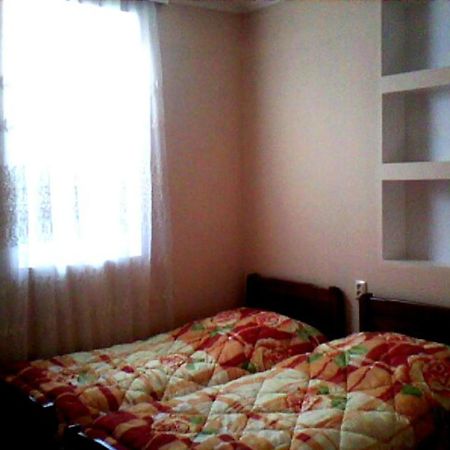 White Guest House Batoemi Buitenkant foto