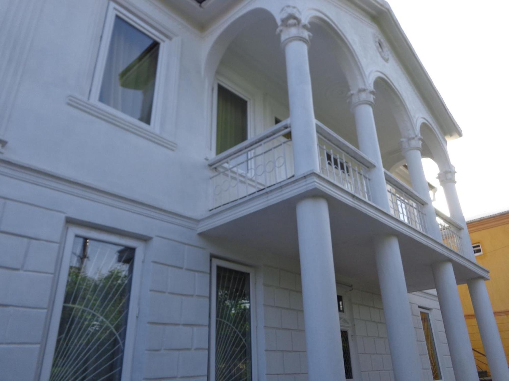 White Guest House Batoemi Kamer foto