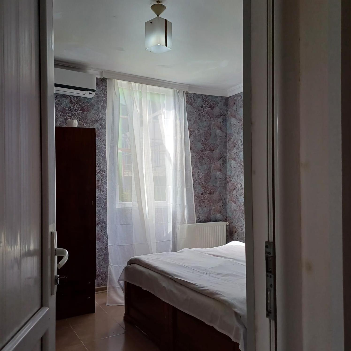 White Guest House Batoemi Kamer foto