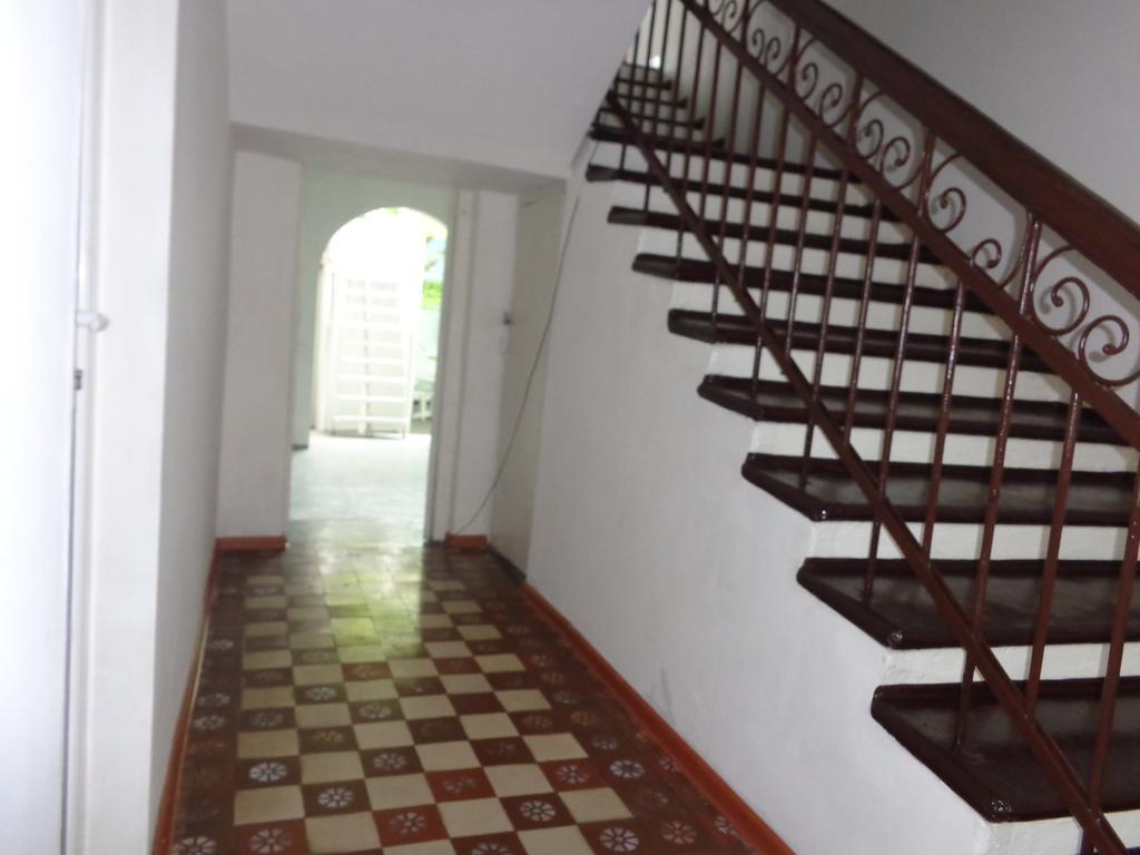 White Guest House Batoemi Kamer foto